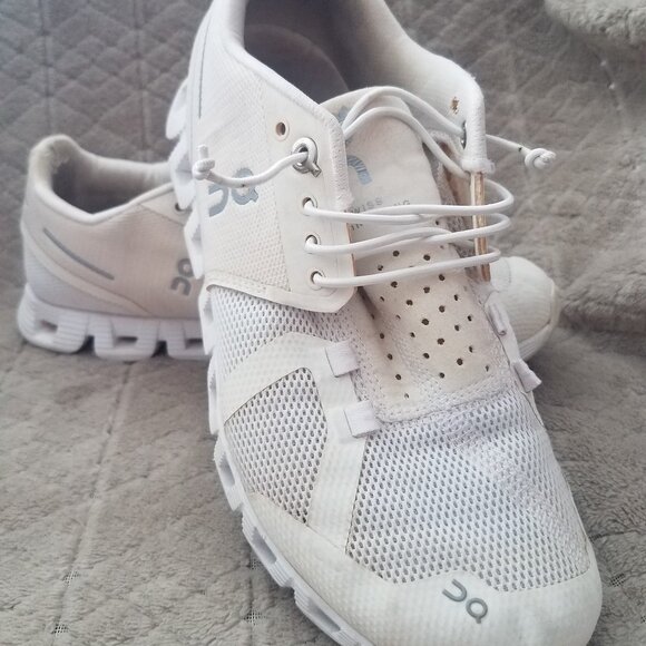 On cloud 5 running shoes - Picture 1 of 6